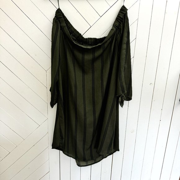 Streetwear Society Striped off-the-shoulder tunic shirt - Picture 1 of 5